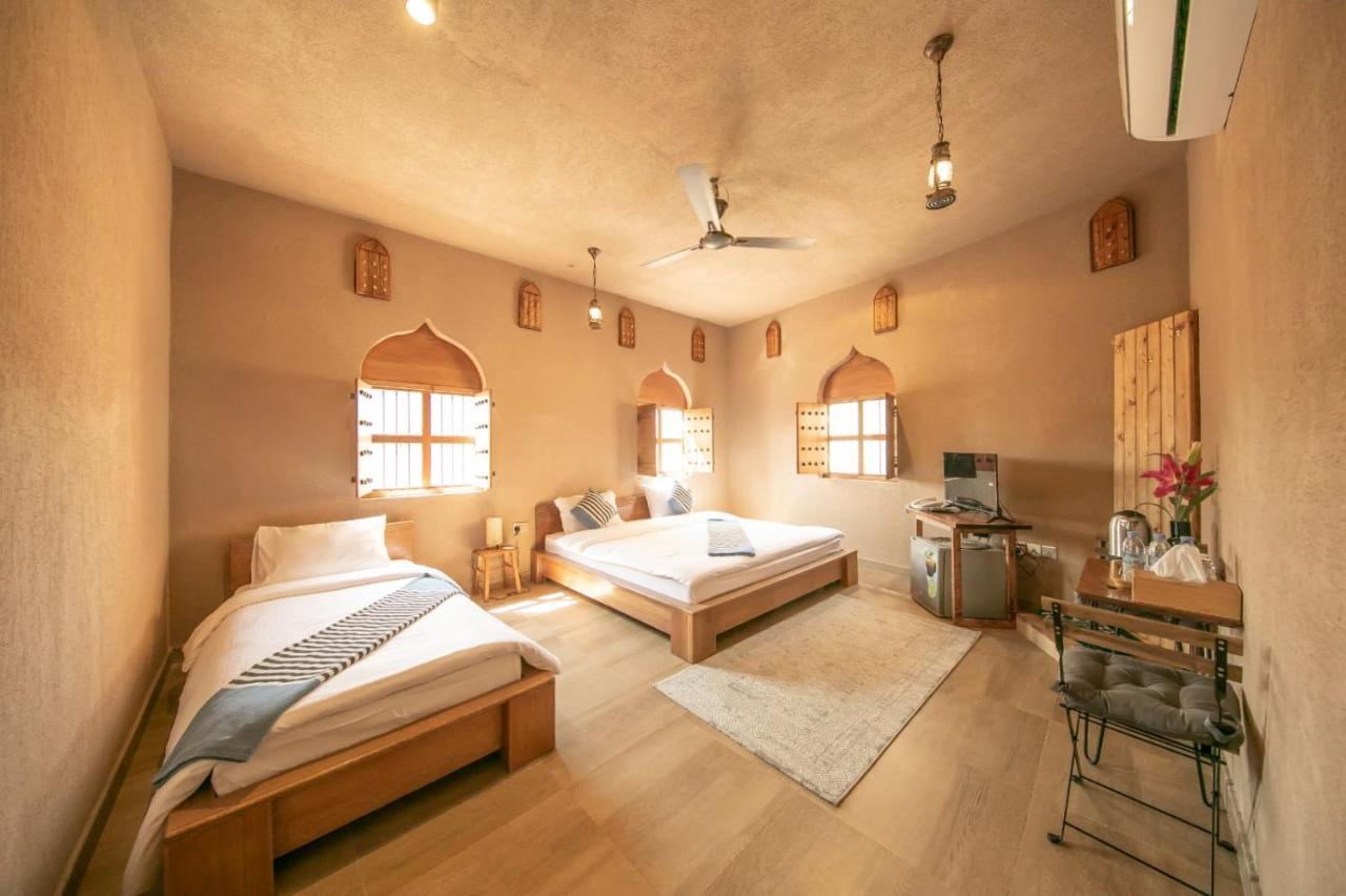 Alaqur View Inn نزل واجهة العقر นิซวา ภายนอก รูปภาพ