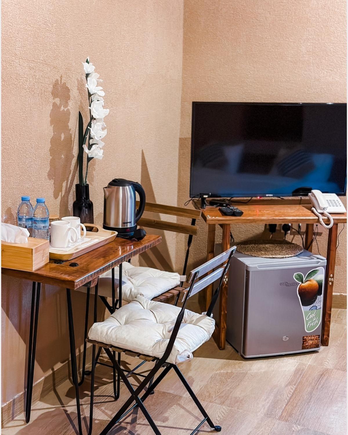 Alaqur View Inn نزل واجهة العقر นิซวา ภายนอก รูปภาพ