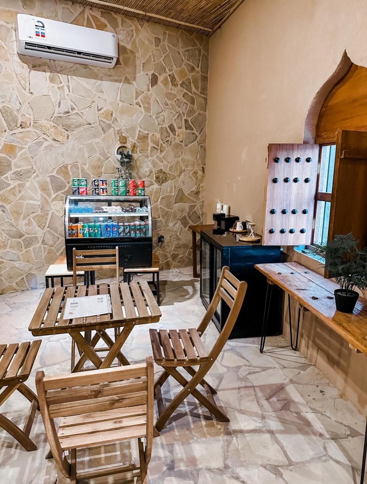 Alaqur View Inn نزل واجهة العقر นิซวา ภายนอก รูปภาพ